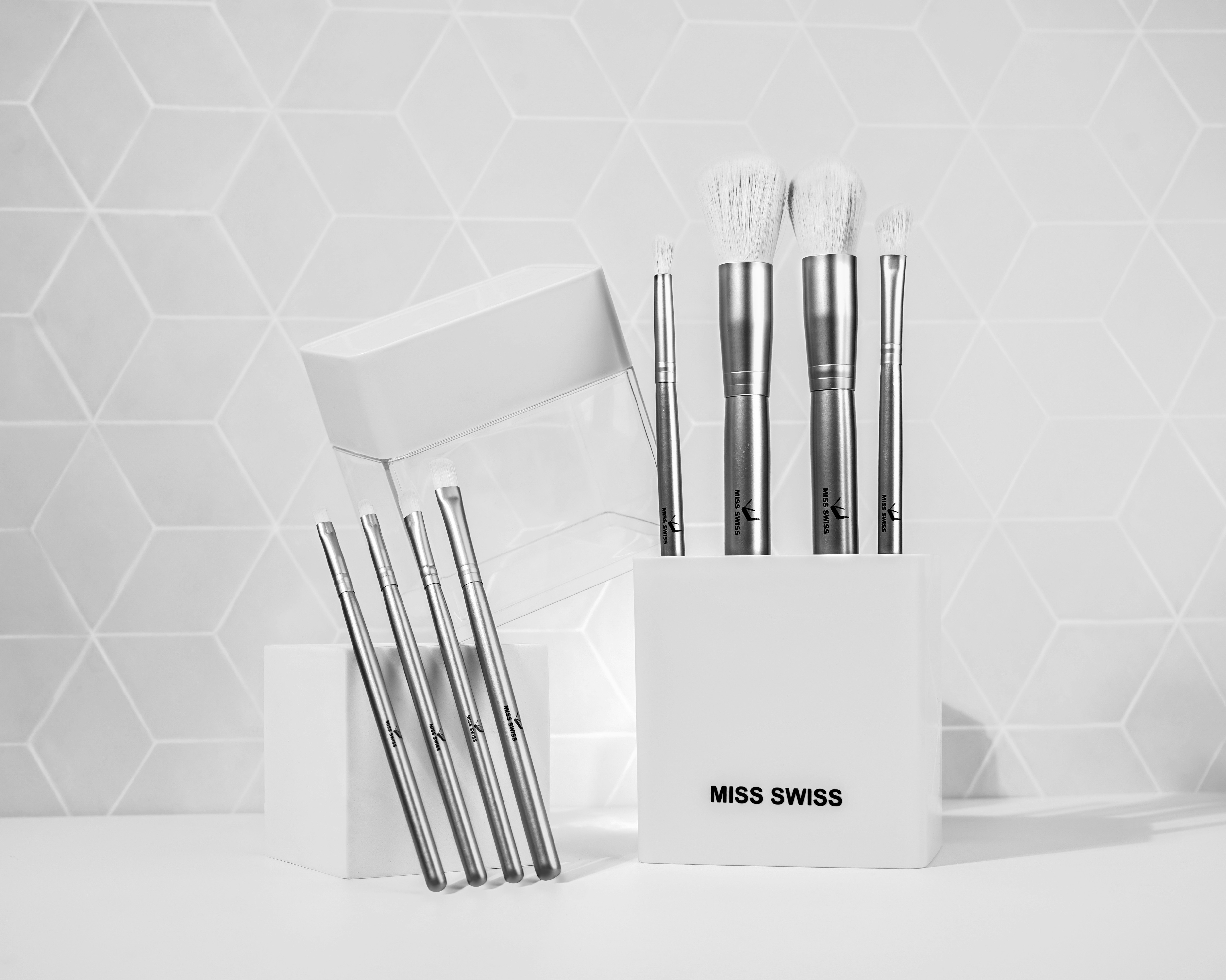 white and black make up brush set